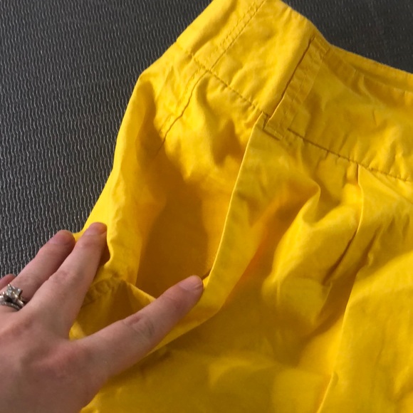 Yellow shorts - Picture 5 of 6